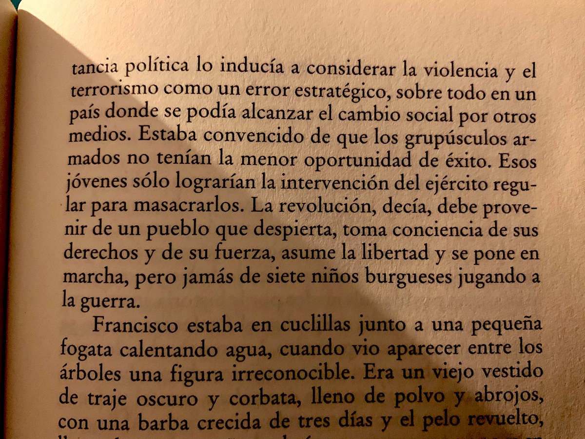 MariaCamila_P's tweet photo. Lectura nocturna 📖  Allende. https://t.co/GPwuDOVuwT