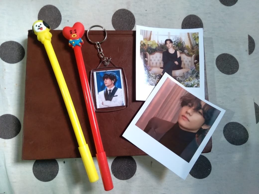 vmhlovely's tweet image. Chegaram minhas coisinhas e estou muito apaixonadinha por elas😍
@_Magic_Store muito fofa e cuidadosa, amei muito, obrigada!🥺💜