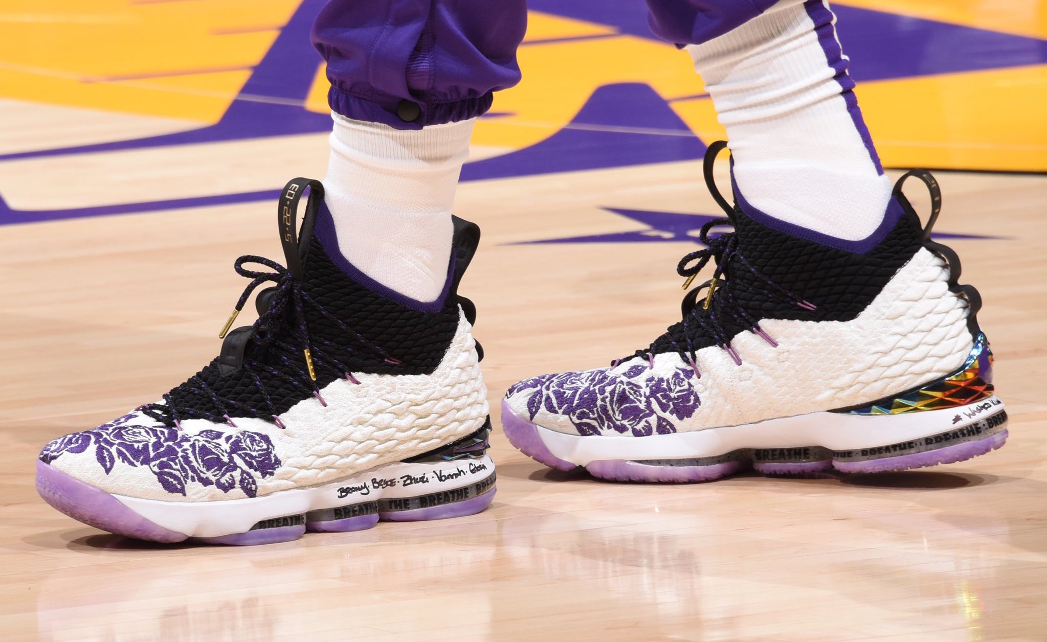 Boardroom on X KingJames in a special LeBron 15 colorway for the play in game. On one shoe The names of his children wife and mother. The other WashedKing an ode to