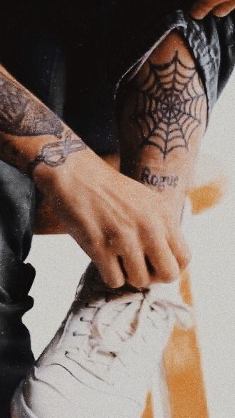 Andy__Louie's tweet photo. cause i can't compete with my boyfriend, he's got 27 tattoos:) i vote #Louies for #BestFanArmy at the #iHeartAwards https://t.co/DxsP8iHOpJ