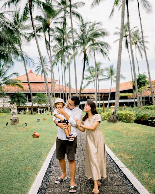 During tough times, hold on to each other because remember that families are like branches on a tree. We all grow in different directions yet our roots remain as one. 🌳 
#YukKeMeliaBali #DiIndonesiaAja #WonderfulIndonesia #FromIndonesiawithLove #InDOnesiaCARE #WeWillTravelAgain