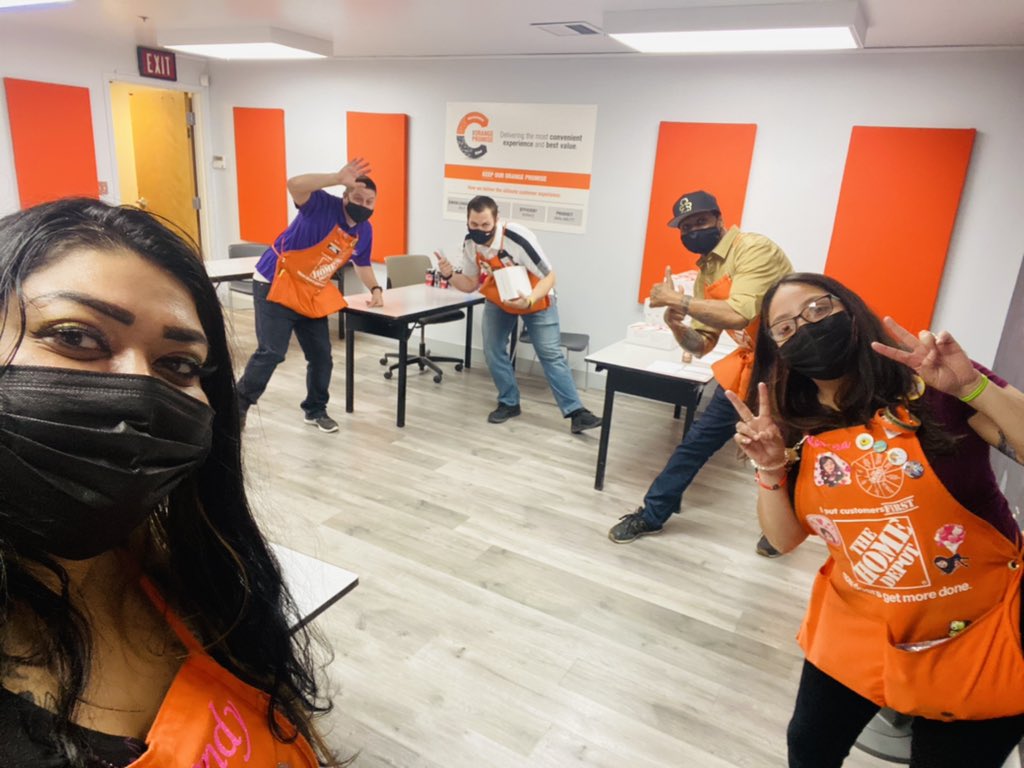 Happy freight team appreciation from my amazing team to yours!! #chikfila #1501Proud #Freight #D38 #1501Familia <a href="/JamesKeech1/">James Keech</a> <a href="/HDLataille/">David Lataille</a> <a href="/SimpkinsTess/">Tess Simpkins</a> <a href="/amandalucken1/">Amanda Lucken</a> @Greg214MET <a href="/Karina1501_/">Karina 🧡</a>  @Brandonvashti1 @maria1501_MEAS