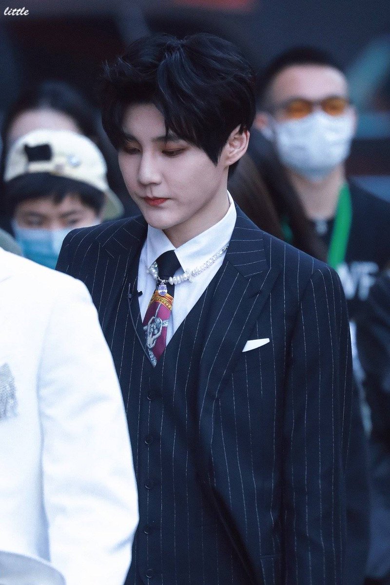 quanzhebr's tweet photo. [#HQ] 04.05.20 - Li Quanzhe a caminho das gravações para o programa 'Youth and Melody' | cr. nas imagens

#LiQuanzhe #李权哲 #NEXT https://t.co/kEIu1FLsoA