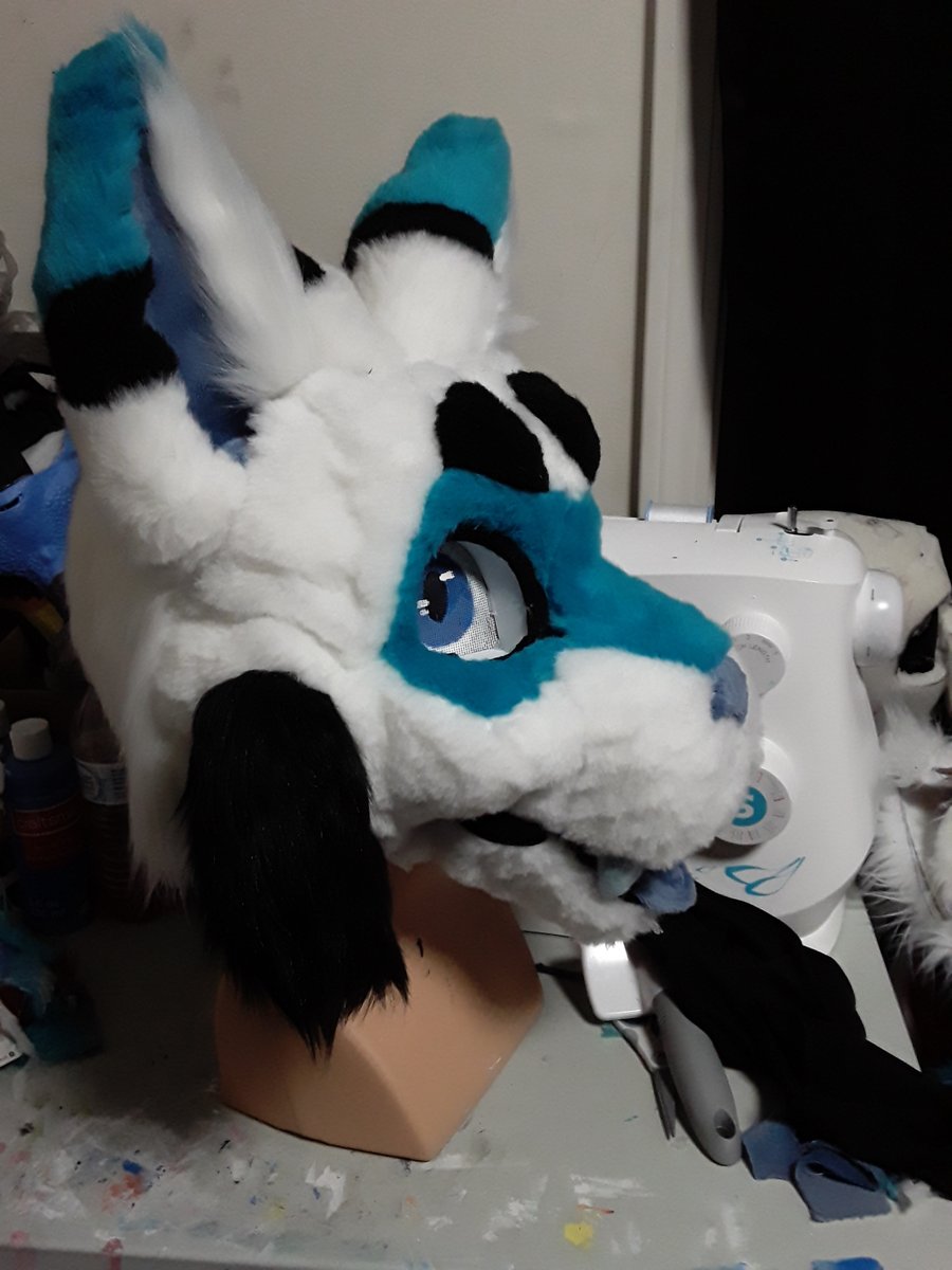 ScolipendraOld's tweet photo. Okay so i still need to sell this guy. They're a premade that is discounted due to lack of lining and neck. Im hoping for 450$ USD, but at this point i'll haggle. I just want it gone (you will have to pay shipping, sorry)
#furry #fursuit #fursuitmaker #fursuitforsale #needgone https://t.co/AvpiSc8K8P