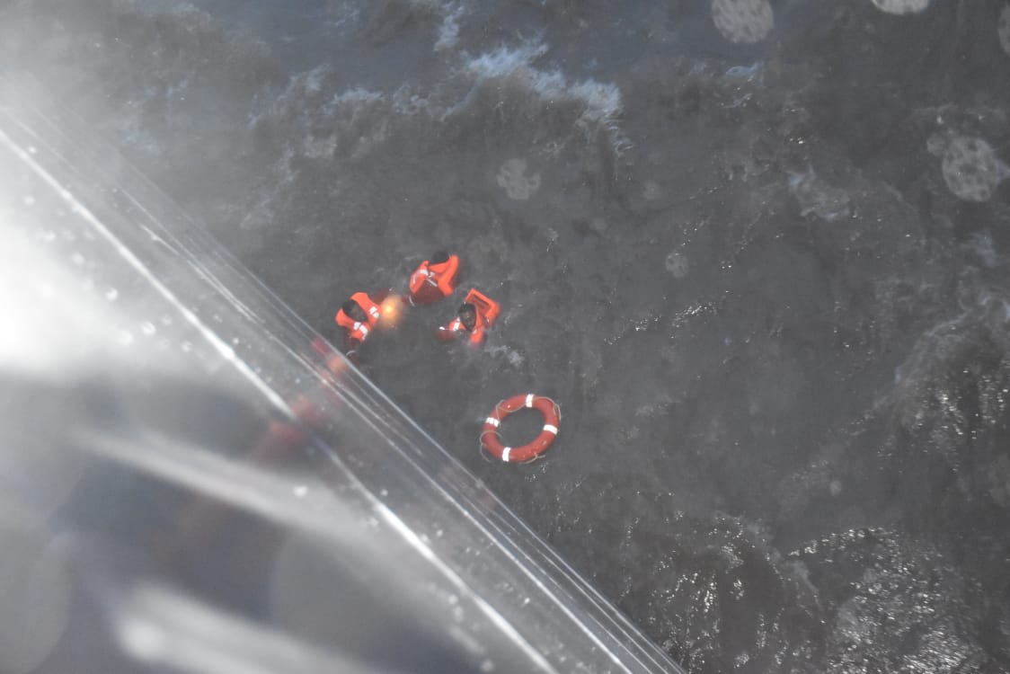 neeraj_rajput's tweet photo. 37 deadbodies (brave nature victims) of the crew-members of barge P-305 have been recovered so far, inform @indiannavy
#CycloneTauktaeUpdates
Pic: SAR Ops https://t.co/G77Jns716X