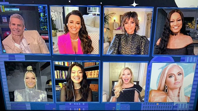 E1znY7wVgAAS-HF?format=jpg&name=small