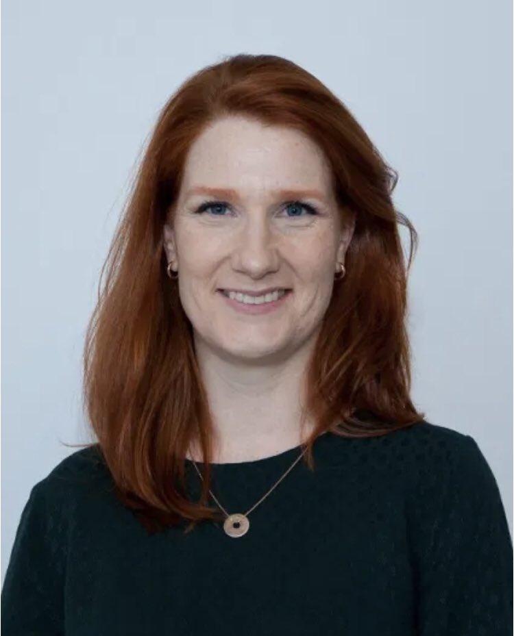 Sophie Tritten candidate au Conseil d’Etat.

45 ans et juriste, présidente du Centre Gauche-PCS, présidente du Conseil général de Gibloux et secrétaire générale de la FOPIS, elle a un parcours politique et professionnel riche et varié.

cg-pcs-fribourg.ch/2021/05/20/sop…