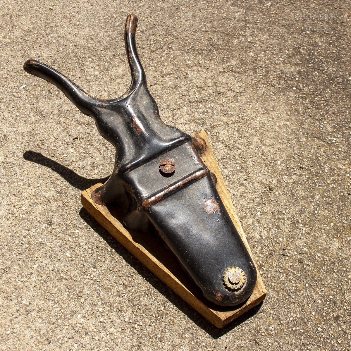 UpStagedLeeds's tweet image. FOR SALE on #etsy: FRENCH Vintage Stag Beetle Shaped Boot Pull in Black Metal Rural Industrial etsy.me/3g8Wr7D #stagebeetle #BootPull #frenchvintage #upstagedvintage #frenchcountry #frenchdesign #rusticcharm #authenticvintage #beetlebootpull #bootroom #wellies
