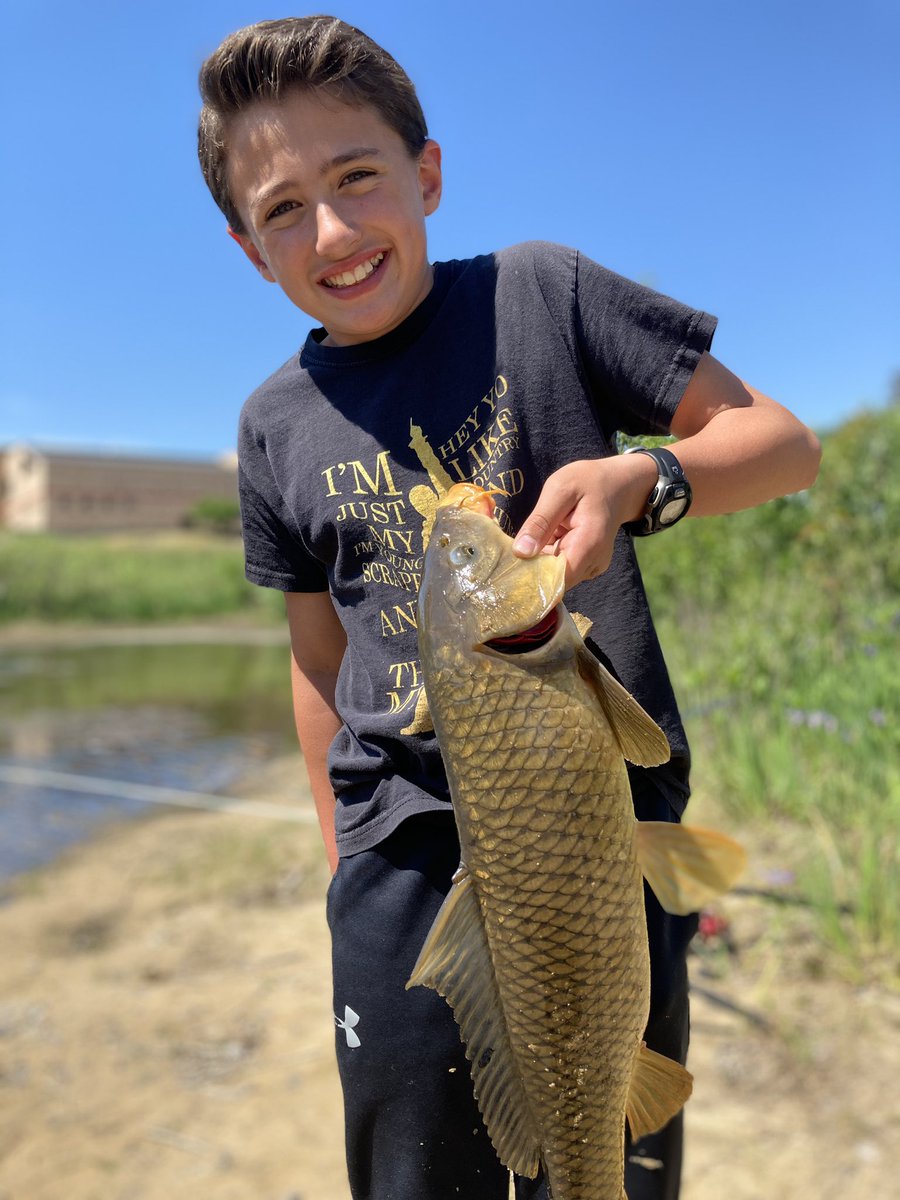 FishCrazyTeach's tweet photo. First carp of the season! #woms #macbayfishingclub https://t.co/zcyXdcCvd3
