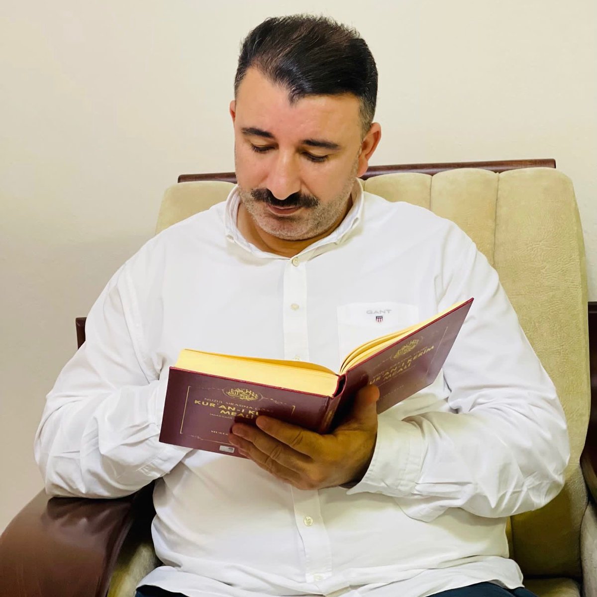 “Allah’ım; elimizden kur’ân’ı, gönlümüzden merhameti, aklımızdan adaleti, dilimizden doğruyu ve duayı eksik etme.”

Hayırlı, bereketli cumalar olsun 🤲
#HayırlıCumalar