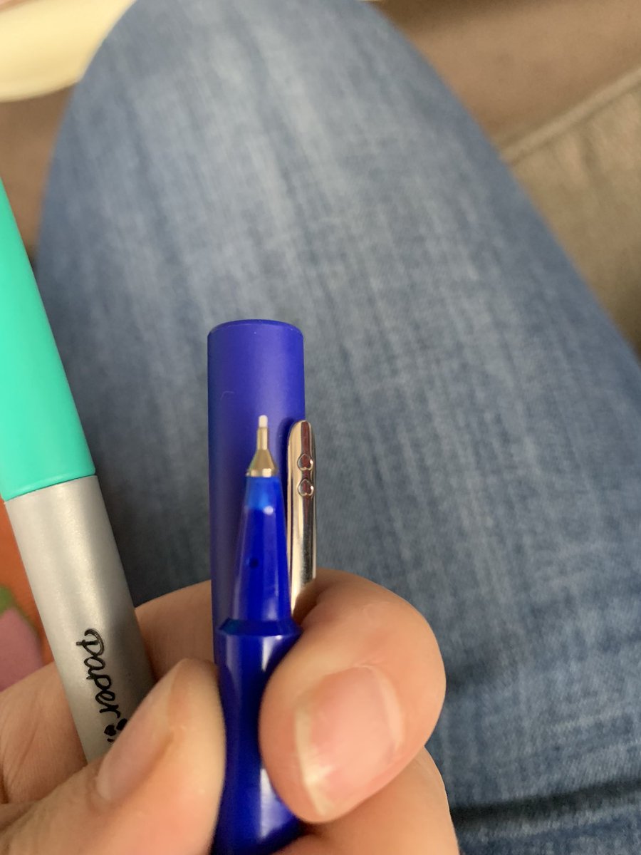 VictoriaHoeltke's tweet photo. When your brand new @PaperMate pen doesn’t have ink!! 😩😩😩 https://t.co/CdEDWhOUBt
