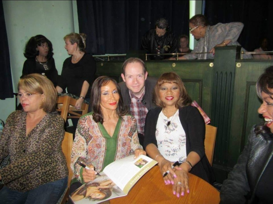  Happy Birthday to the Legend that is Deniece Williams and it was lovely to meet you back in 2015 . 
