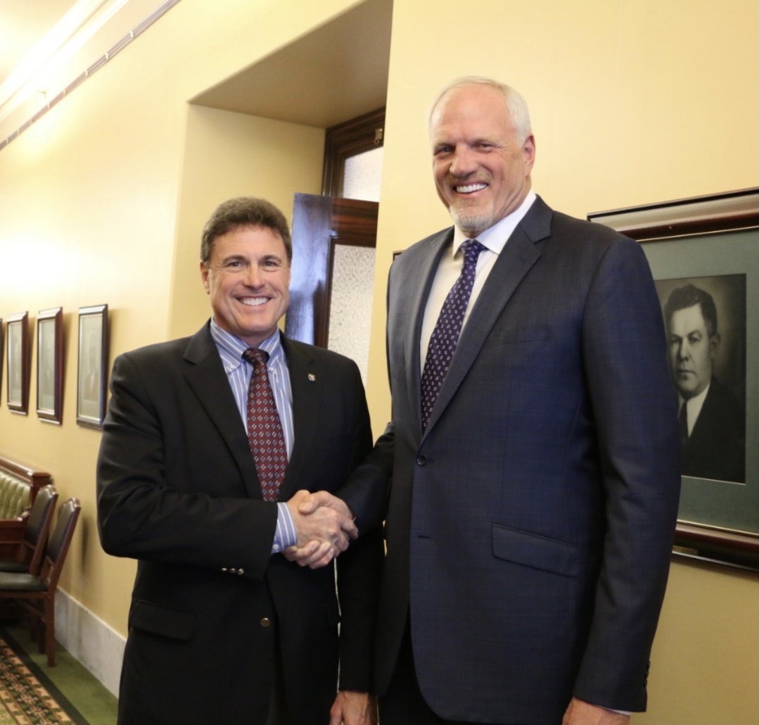 Saddened to hear the passing of Utah Jazz Legend Mark Eaton. It was a pleasure to meet him back in 2017 at the Utah Capitol. He is someone I’ve always looked up to, as I know many other Utahns have. I send my thoughts and prayers to his family and loved ones at this time.