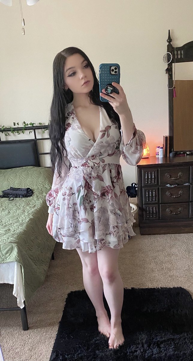 This will be the summer I get more cute sundresses🌷🌿
