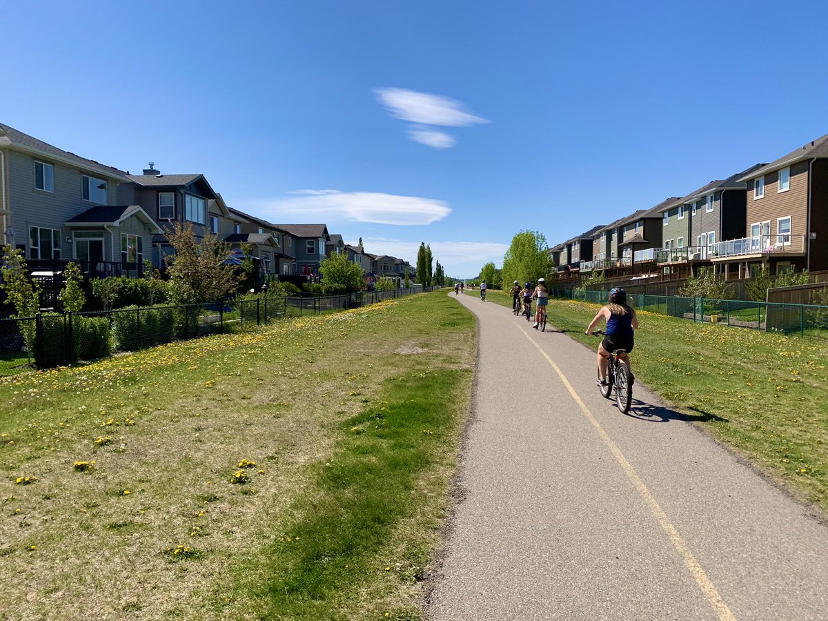 tcdixon3's tweet image. Absolutely gorgeous day to be celebrating #WheelWeek with my Outdoor Ed classes. We got out for some exercise and some urban exploration in our community. Good field trip prep too!

#BikeRidesRule #WeAreCBE #OutdoorEd #BikesChangeLives #MoreKidsOnBikes #Biking #YYC