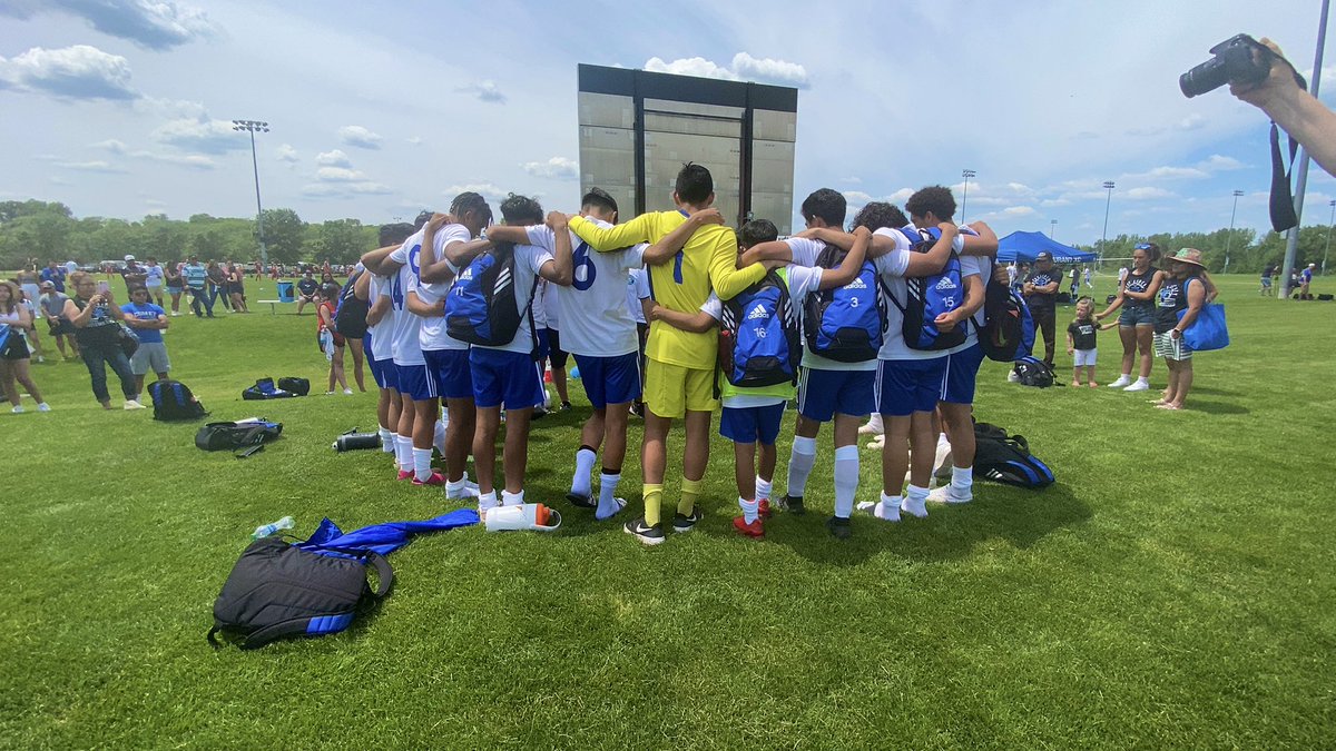 wlboysoccerfans's tweet photo. Keep your heads up @WestLibertyBoy1! Your community is proud of all you have accomplished this season! Each and every one of you played with your hearts! Go Comets⚽️💙@WestLibAthletic @WestLibertyCSD #state #semifinalist #cometsoccer https://t.co/EwPxPNPNpb