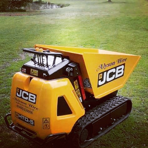 AlexAlcock5's tweet photo. Now that's a picture! This customer was so happy with the all New JCB HTD5 Dumpster they sent this picture sign written up and ready for Hire #newkit #jcbdumpster #JCB #TCHJCB #callAlex Tel:- 07768460945 https://t.co/sOCwCS1eE5