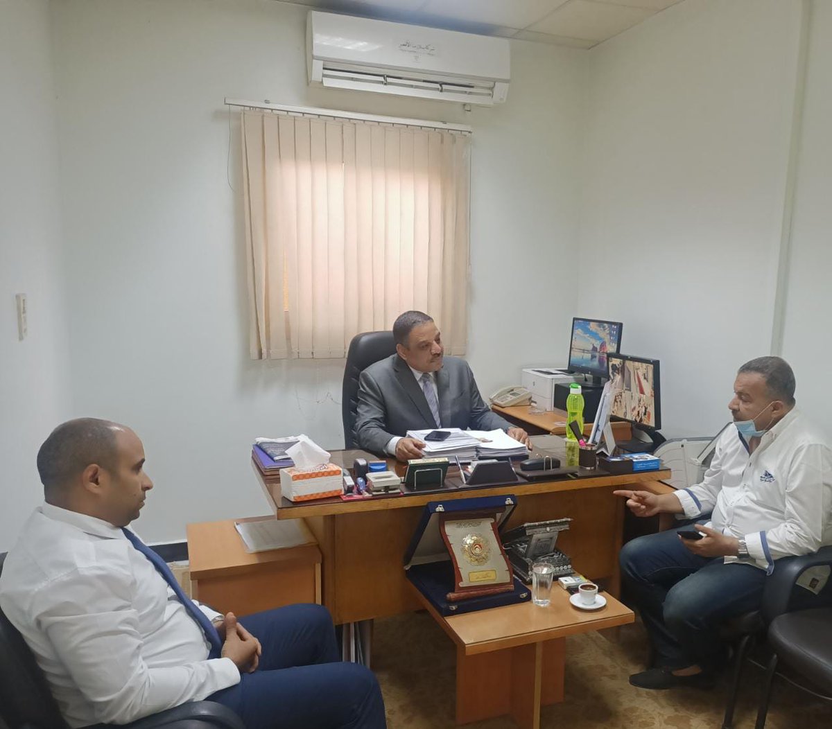 amaryofficial's tweet photo. تحت رعاية المستشار / عبد الوهاب عبد الرازق  رئيس الحزب والسيد المهندس / أشرف رشاد الشريف  الأمين العام للحزب 
وتفعيلا لمبادرة الحزب والبرتوكول الموقع مع جهاز تنميه المشروعات الصغيرة والمتوسطه 
لتفعيل و خلق فرص عمل لائقه  للشباب من الجنسين و المرأة
 ١/٣ https://t.co/yoAxX9EPLC
