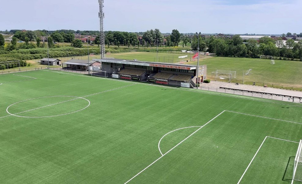 📰 Sneek Wit Zwart houdt contributies gelijk en compenseert leden na crisisjaar dlvr.it/S11P18