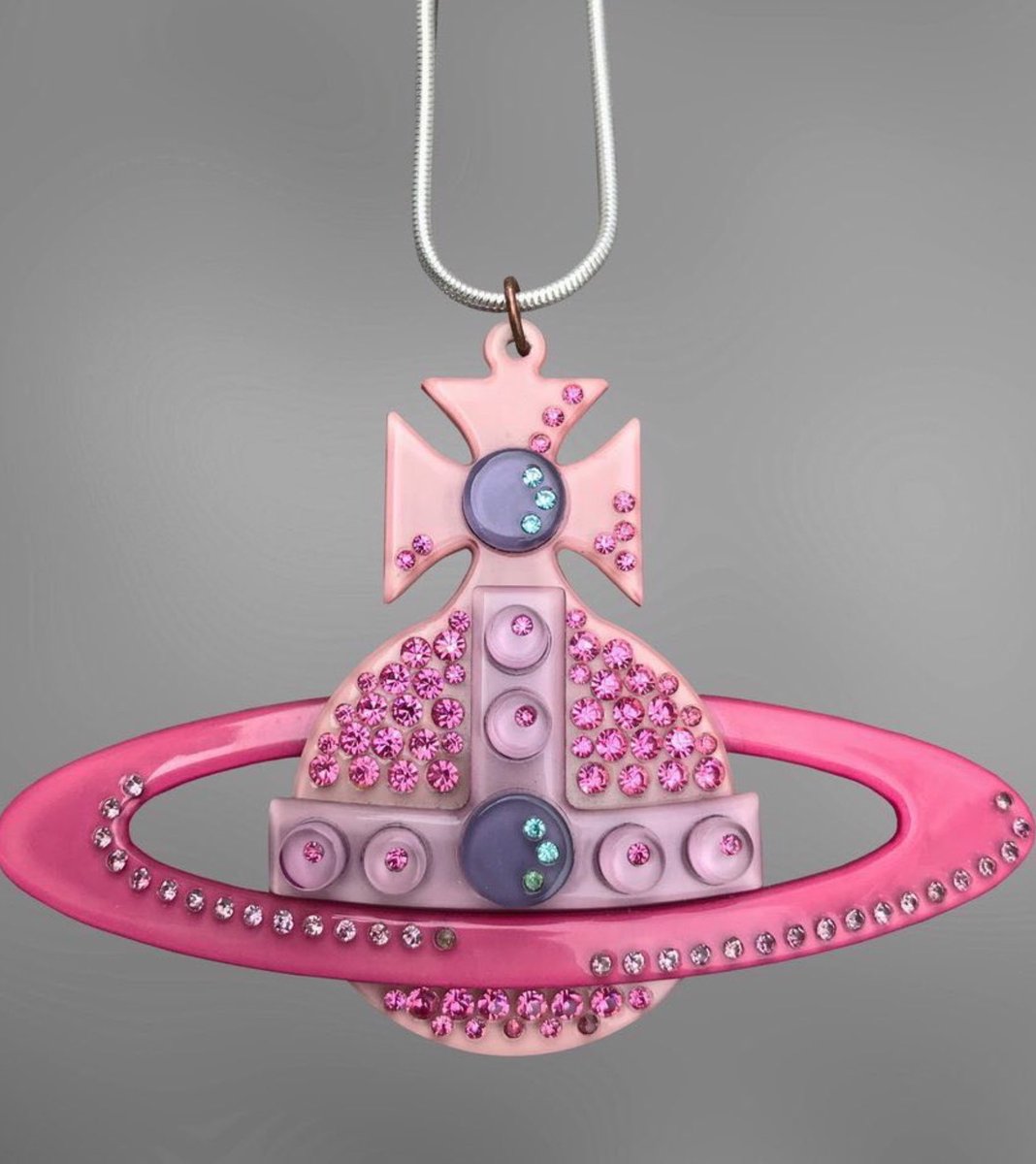 heartzjpg's tweet photo. viviene westwood necklaces https://t.co/UTuOa1A5KU