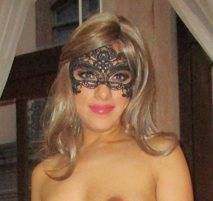 Mi aporte al #juevesdeojos. Si quieres ver m&aacute;s, suscribete a mi cuenta de onlifans...  https://t.co/MhUj1PzHvR<a href="/tag/juevesdeojos"class="tags">#juevesdeojos</a>