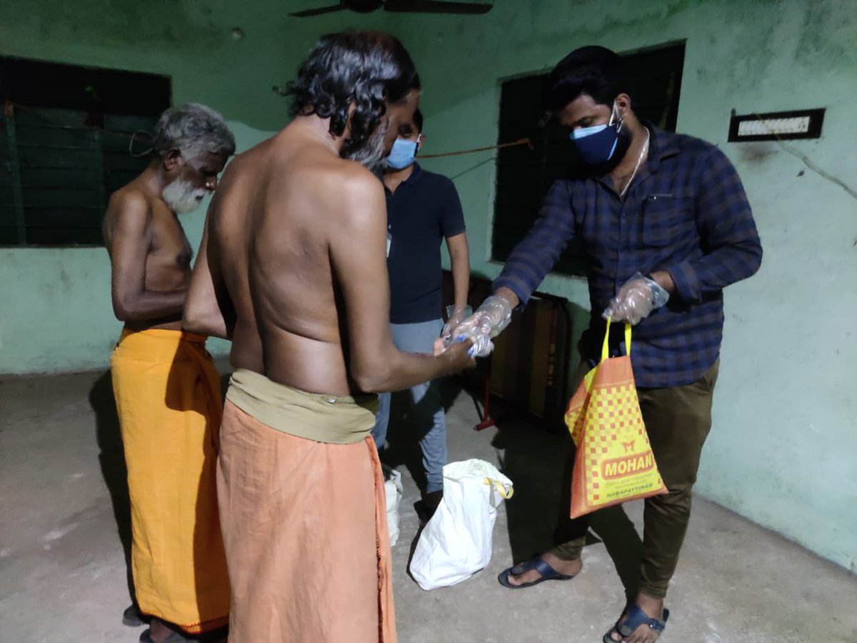 IvuCharitable's tweet photo. (03/06/2021) Our team members provided food & water bottles for 70 Homeless people in #Nagapattinam
Keep Supporting Us @IvuCharitable
#covid_19 #Foodforhomeless #ivucharitabletrust https://t.co/9F6Zs7JLAD