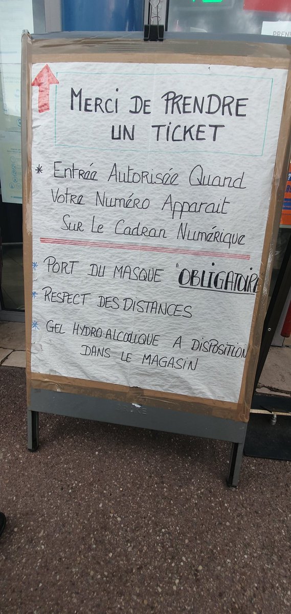 LesBuralistes's tweet photo. #TransformationBuralistes ♦️

5e rencontre chez Frederic, à #Clouange, dans le respect des gestes barrières.

Pour régulation du flux, un ticket pour entrer chez son #buraliste 🎫 https://t.co/pM4FAkJWvo