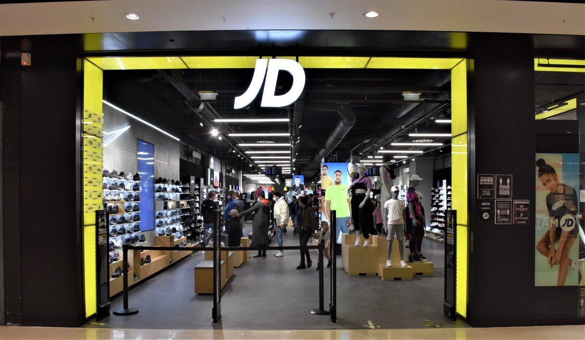 HammersonFR's tweet photo. Aux @3fontaines, réouverture est aussi synonyme de nouveauté !
Les visiteurs du centre peuvent à présent découvrir le dernier concept de @JDSportsFrance, enseigne emblématique de streetwear, sur 453 m2.
#retail #centrescommerciaux https://t.co/BsxA3TLOfo