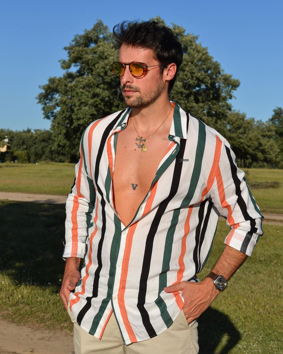 GUESS's tweet photo. effortlessly cool 💯 shop #GUESSMens - https://t.co/eaLEYJqOsc
#Fashion (📸: vitalvillarrubia) https://t.co/Sf8OSloq5Z
