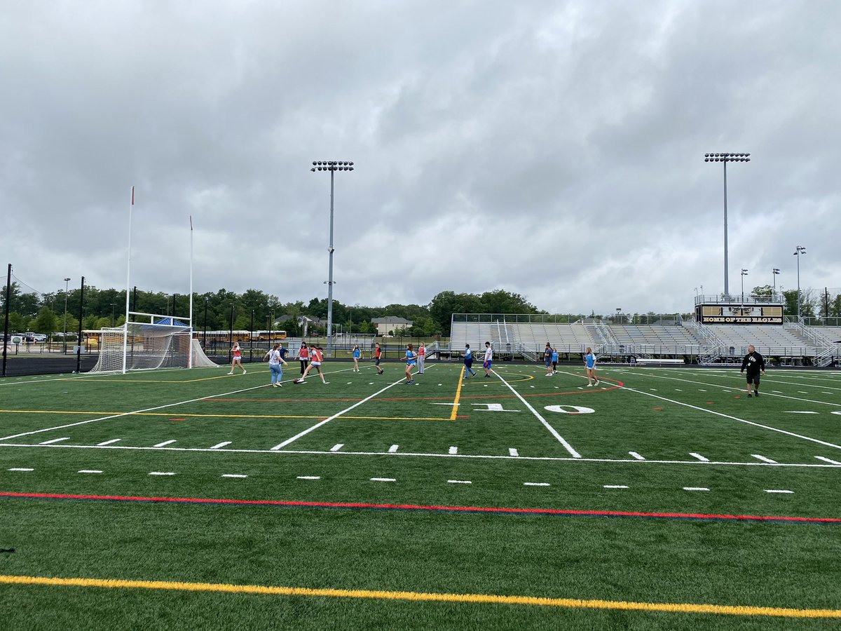 burch0626's tweet photo. Last Unified soccer game of the year... ended in a 4-4 tie! Thanks to all our coaches, athletes and partner athletes for making it a great season... In person and online! #playunified @unifiedfhs @fhseaglesnest @FHSSOUTHRIDING https://t.co/iDDP07SxK0