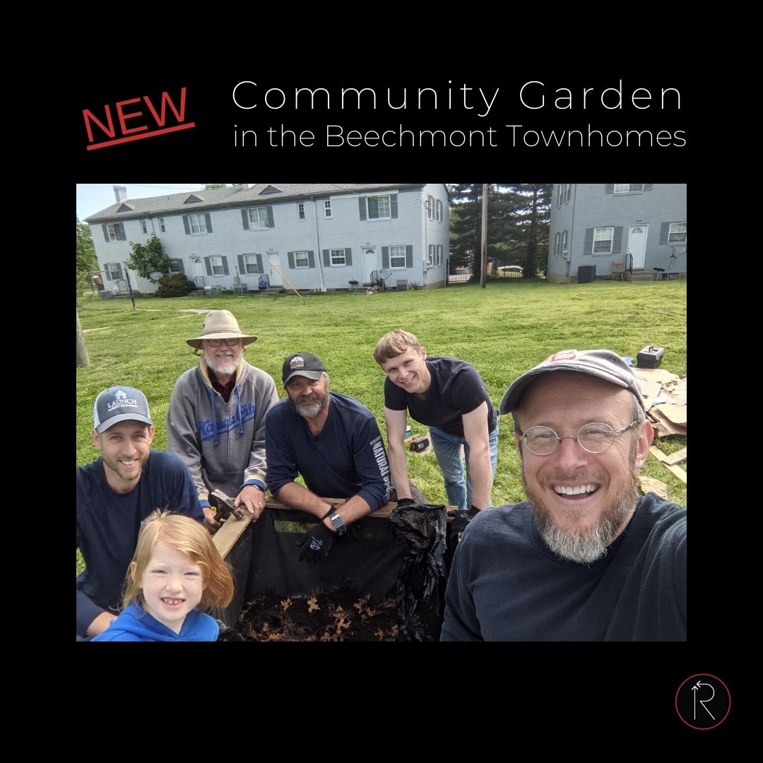 Refuge_Intl's tweet photo. It's a happy #ThrowbackThursday to the planting of our first community garden in Beechmont Townhomes. A giant shoutout to @loweshomeimprovement for donating materials that made this project possible!
#RefugeIntl #RefugeLou #Refugees #LiftUpLou #VolunteerLouisville #Louisville https://t.co/qsq5eZYuHF