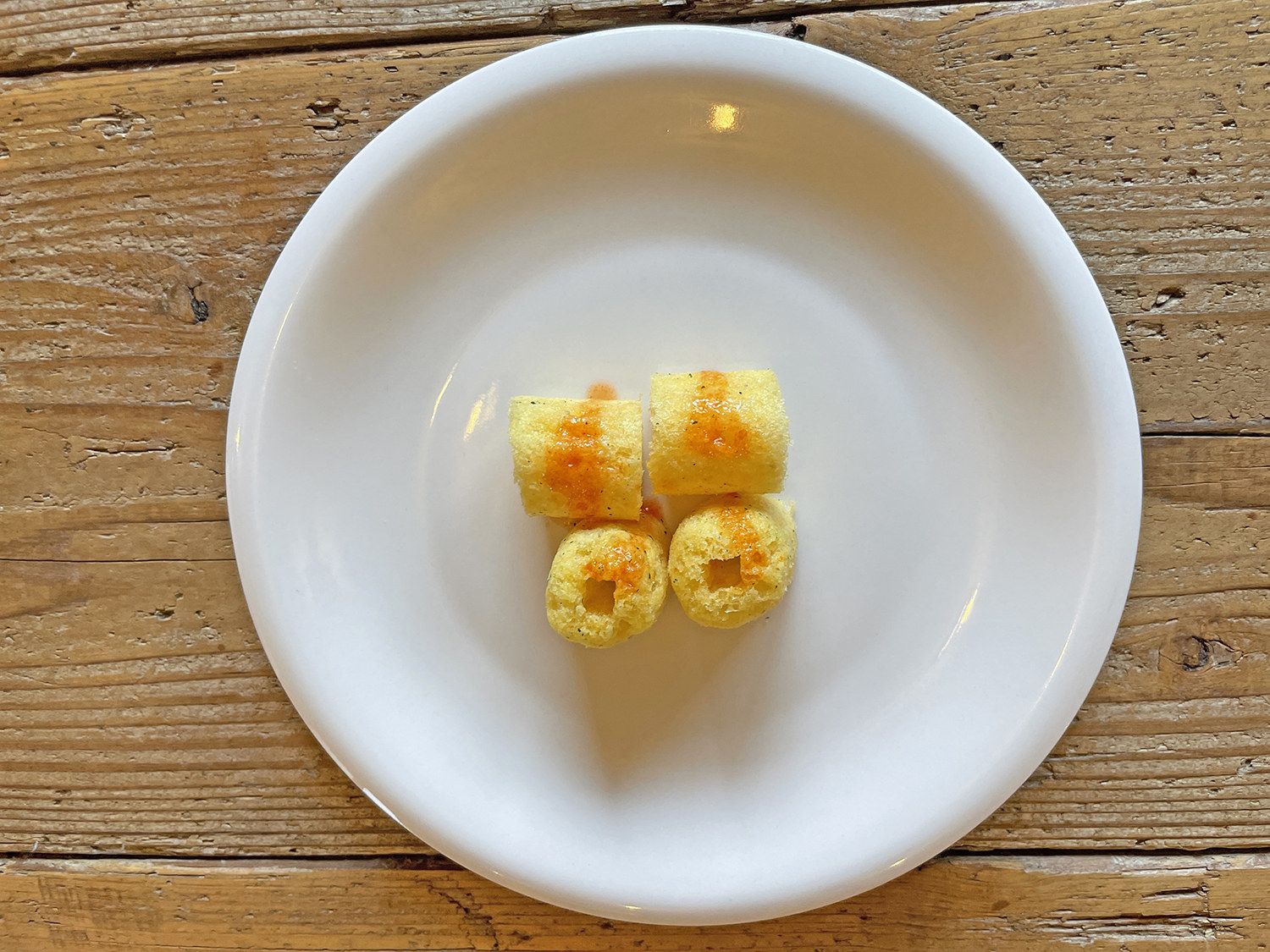 Buzzfeed Japan レシピ お菓子を工夫すると意外に美味しくなるグルメ T Co 186qetiwgx うま辛ポタージュ うまい棒コーンポタージュ味を輪切り4等分にして タバスコをかけたら完成 感想 コンポタにタバスコの酸味が絶妙 なんだ