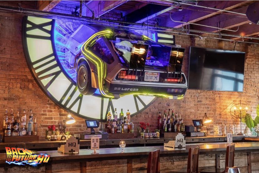 bttfHQ's tweet photo. Headquarters Beercade Chicago new bar! GREAT SCOTT 🍺 #BackToTheFuture https://t.co/zz3J142PBo