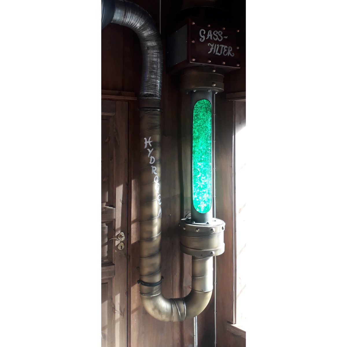 ApolloSensory's tweet image. From Concept to Reality!! 🧪🧬 
A special project our customer completed by creating their own Bubble Tube from scratch! Here they have used our acrylic tube, pump and dark green LEDs! 
#bespokeproject #exhibitiondesign #specialproject #commercialdesign #bespokedesign #museum