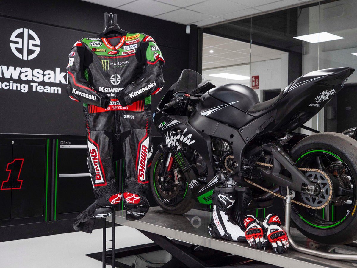 bimotabyKRT's tweet image. You can get the Jonathan Rea training bike!

Last 24hours!

ebay.com/itm/4028717695…