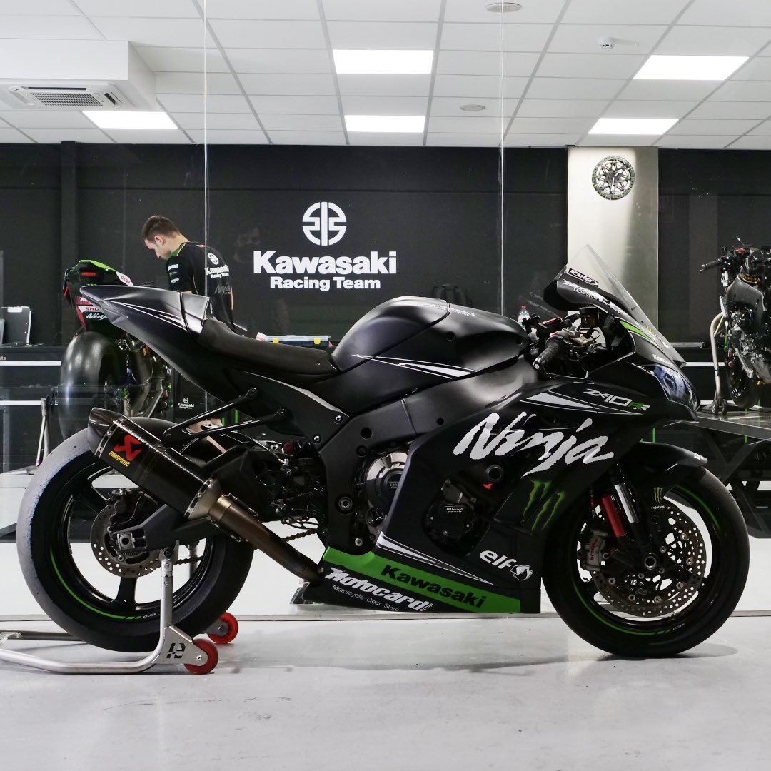 bimotabyKRT's tweet image. You can get the Jonathan Rea training bike!

Last 24hours!

ebay.com/itm/4028717695…