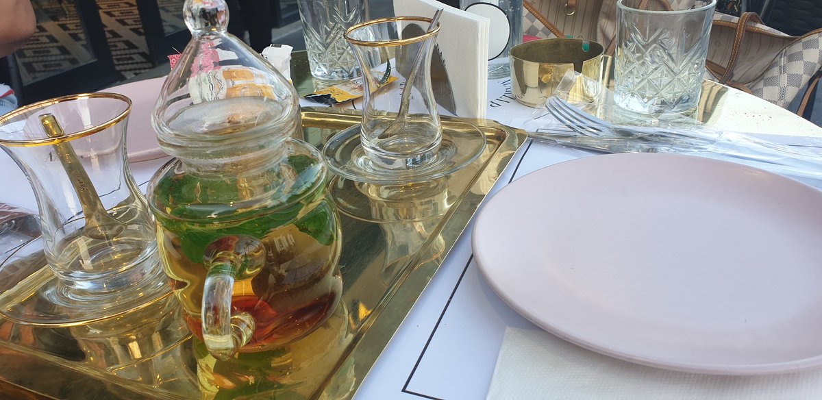 nahladar's tweet photo. شاي العصاري🫖🍵 https://t.co/c169dhRk65
