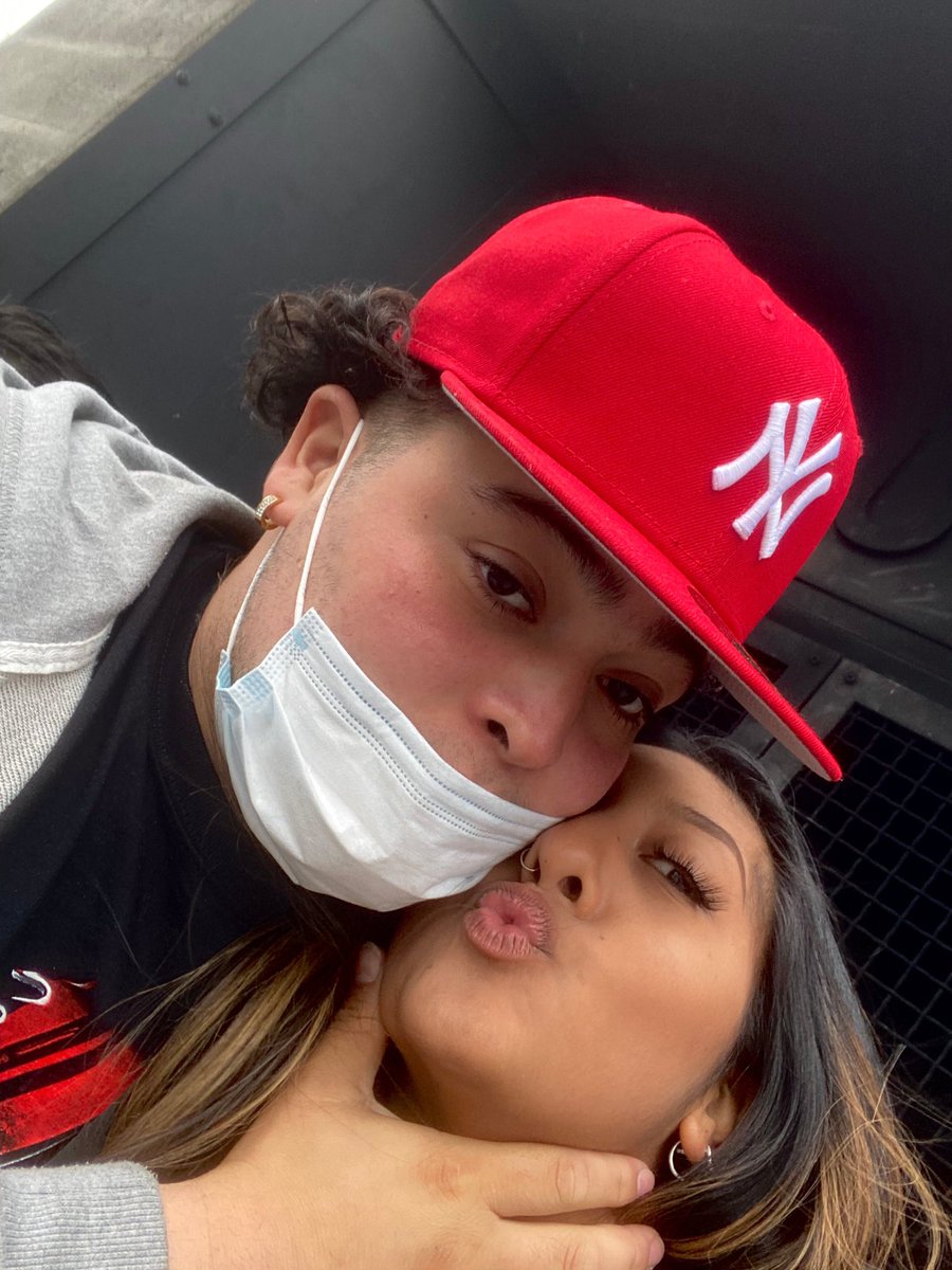 edithhh_b's tweet photo. | happiest when im w you❤️👩‍❤️‍💋‍👨 https://t.co/TrRfbJ1phn