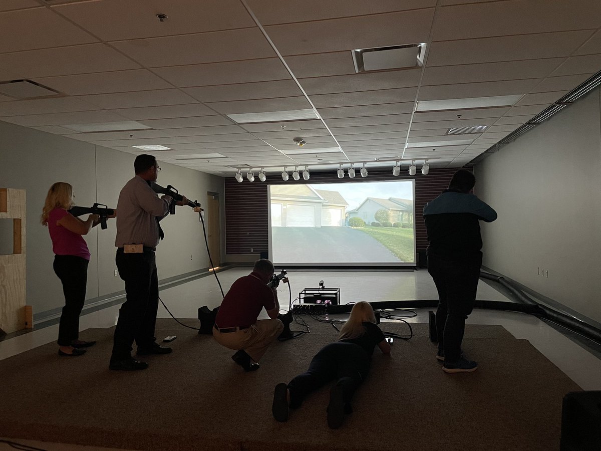 globe_life12's tweet photo. Thank you Marion County Health Department and the Army National Guard for allowing us to come out and meet with you. Also, thank you for the simulations you let us participate in. We had a blast. #FirstNet @RonBurns7ds @EddieMassieATT @delphina14 @GKeiling @DaleB1 https://t.co/NZhMiEsU9k