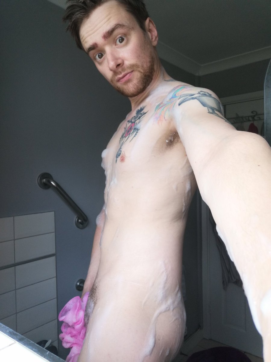 IAMizukage1's tweet photo. It's a shame that's only soap suds on my ass 😂
#nude #guysnaked #bathnude #gaynudes #slim #showerselfie https://t.co/gPLz4cUncf