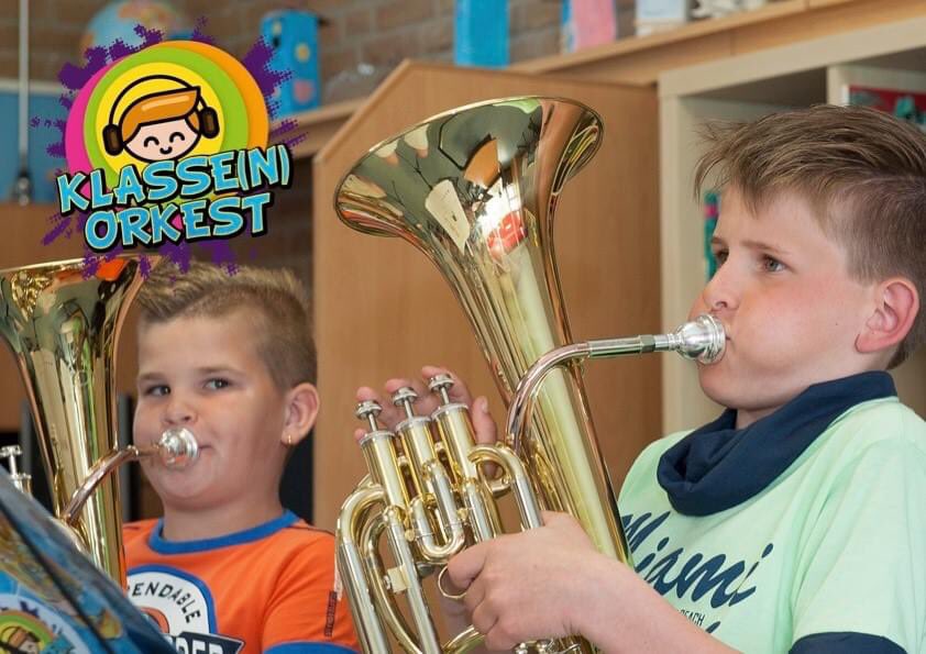 In 8 stappen het Klasse[n]orkest ook op jouw basisschool?

Download: tactmuziek.nl/stappenplan-kl…

Het stappenplan laat in 8 eenvoudige stappen zien hoe ook op jullie school het Klasse[n]orkest van start kan gaan!

klassenorkest.nl | info@tactmuziek.nl
#meermuziekindeklas