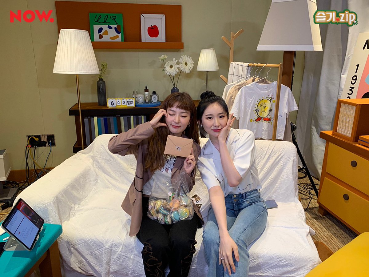 seulgi_zip's tweet photo. 야심한 밤 올려보는🌙 슬챈 투샷🥰 보기만 해도 힐링되는 순둥💛춤신춤왕💚 조합(🐻🐶) 둘의 우정을 응원합니다...💕#슬기 #채연 #RedVelvet #SEULGI #슬기zip💜 https://t.co/rDefQe4MWZ