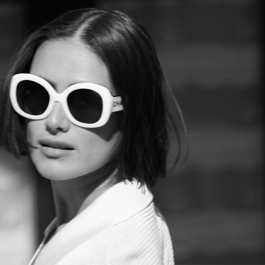 CHANEL on X: Iconic two-tone — the emblematic black and white of the House  features on a square frame with rounded edges, signed with the letters ' CHANEL'. Glasses from the CHANEL 2021