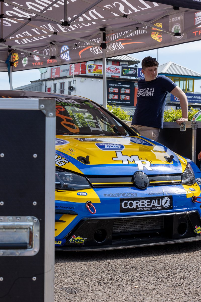 ollyturner's tweet photo. So good to see the sun out
https://t.co/19sfVcPEdg
 @SamcoSport
 @ourmotorsportuk @MtrsportAcademy @VWRacingCup 
@HypeTypeR @SparcoOfficial
#keepingcool https://t.co/kc2Gi4gikd