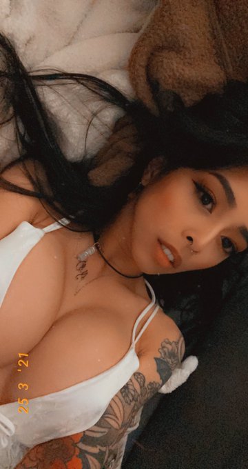 my intuition is tellin me there&rsquo;ll be better days https://t.co/XqZ3BlprGC<a href="/tag/throne"class="tags"><span>#throne</span></a><a href="/tag/wishlist"class="tags"><span>#wishlist</span></a>