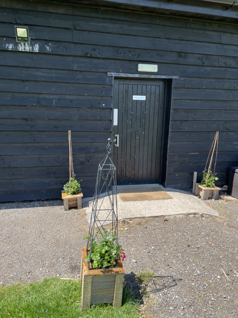 Thanks to <a href="/BusterPallet/">Pallet Buster</a> for the great plant pots and to Mr Cowper senior for the flowers and hard work!!