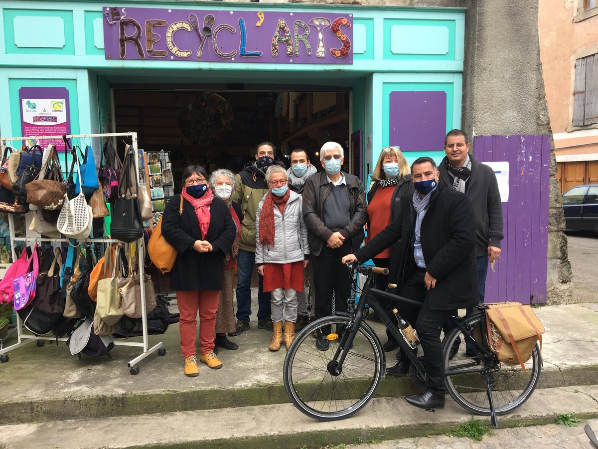 En Ardèche le vélo c'est le <a href="/LeTour/">Tour de France™</a> de France, l'Ardéchoise et bien plus encore ! 
C'est aussi pour le quotidien des Ardéchois et un pan majeur de l'économie locale, comme avec Bicyclarts à Largentière, lauréats du budget participatif du Département

#journeemondialeduvelo