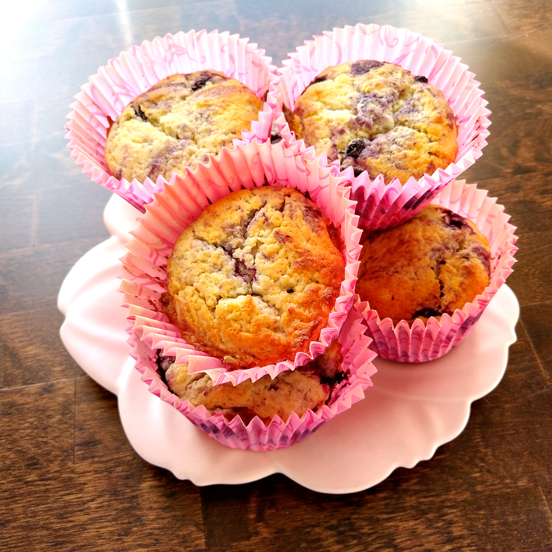 shyblueone's tweet photo. Pitkästä aikaa tuli leivottua, voisi nyt kesäloman aikana yrittää tehdä tätä useamminkin ☺️ #muffinit #leivonta https://t.co/76aRfCCelC