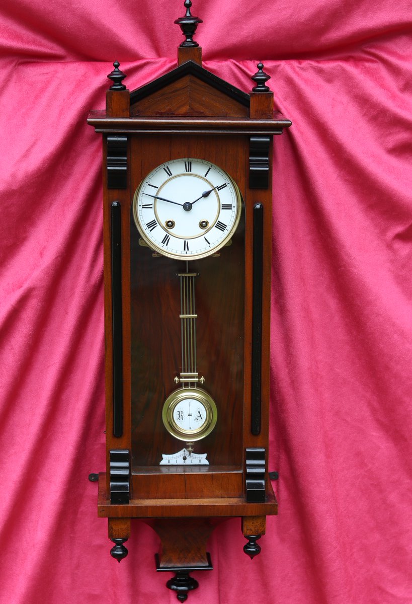 jeremydoddjd's tweet image. Very early Vienna from Lenskirch dating around 1852. Neatly-sized too, only six inches deep, and would add real style to a small hallway. Countwheel striking on a gentle gong; hours and half hours.
#antiquecollector #antiquedealer #germanclock #homedecor
