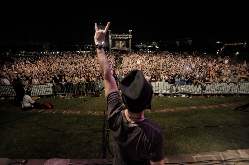 Kryzreid's tweet photo. This is what the Taste of Addison festival looked like when we played it in 2012.
I'm not sure what it's going to look like this weekend, but we're all a wee bit giddy about playing a live show.
Photo by @StephenAlbanese

@stephanjenkins @thirdeyeblind https://t.co/wmIY6Uaor6